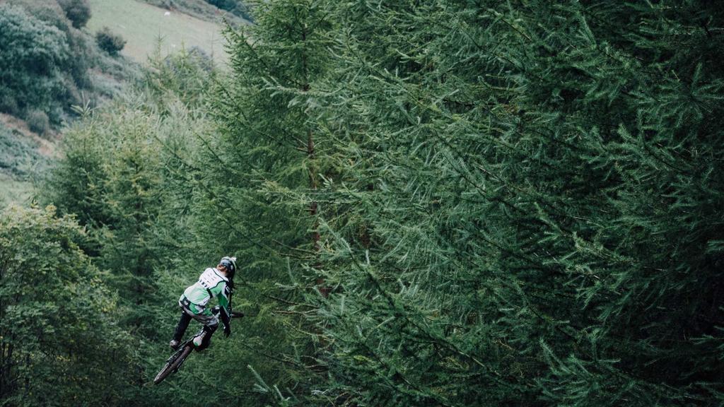 虾青素+美白成分双管齐下，红血丝修复也能兼顾？