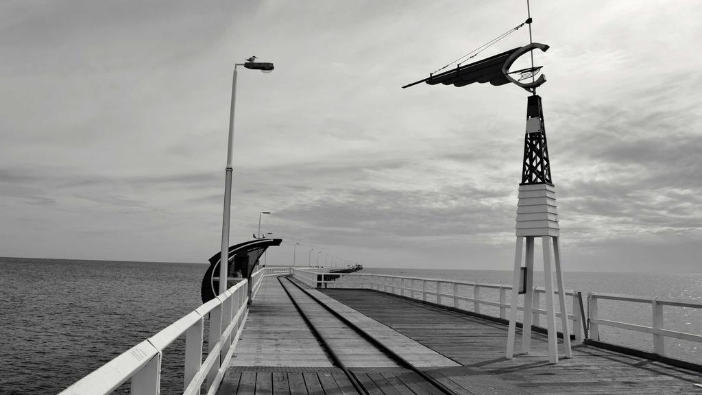 敏感肌护肤全攻略：温和美白+玻尿酸保湿+痘痘肌修护