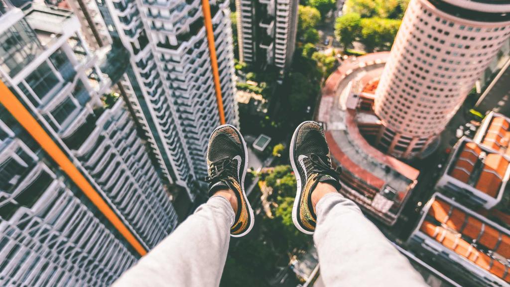 神经酰胺：保湿修护的「隐形盾牌」，卸妆后如何用它锁住肌肤水分？