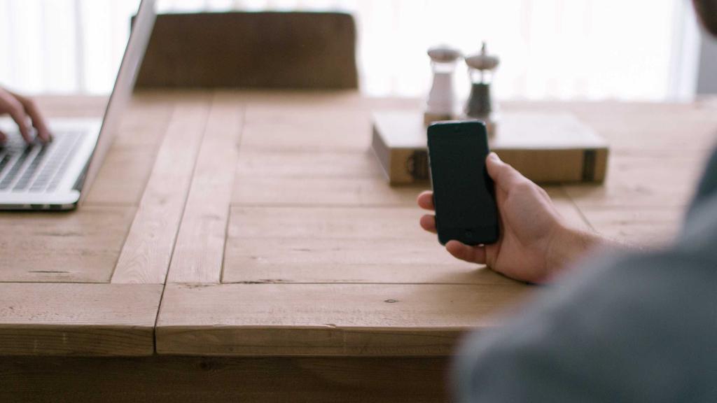 抗衰三重奏：烟酰胺修护+夏季防晒+黑头管理，解锁年轻肌密