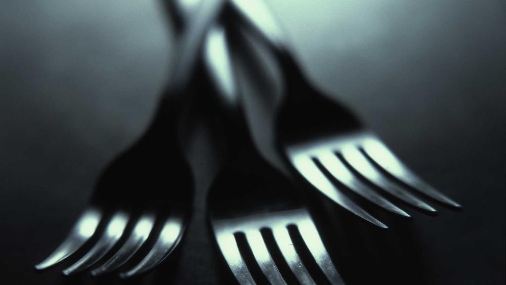 油皮抗衰指南：清洁+提亮双管齐下，告别暗沉垮脸