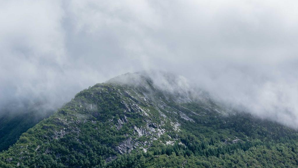 油皮自救指南：毛孔粗大退退退！控油+防晒全攻略