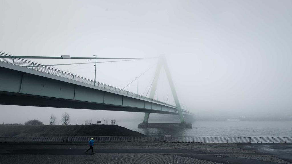 抗衰+收毛孔+亮肤：维生素C护肤全攻略，科学逆龄指南